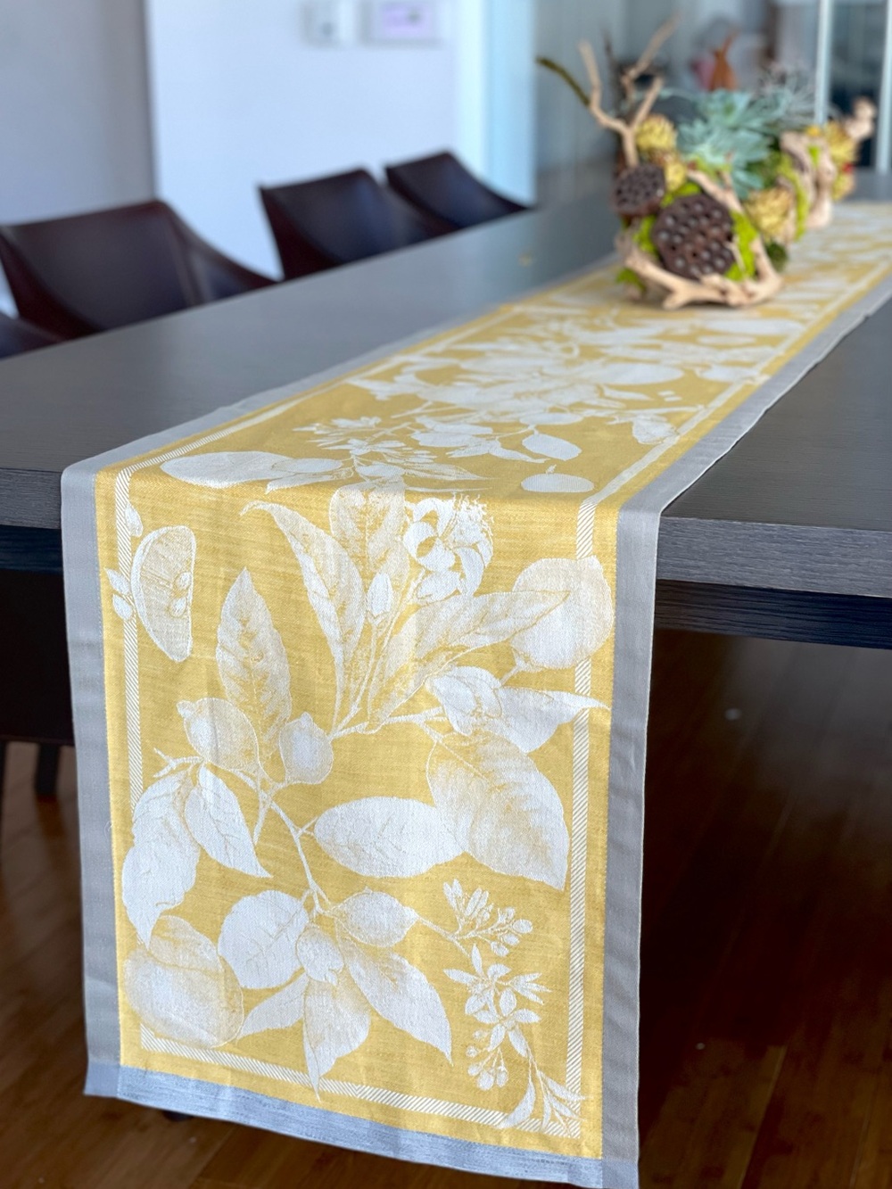 Williams Sonoma Jacquard Table Runner Yellow Lemon Bloom NEW Discounted